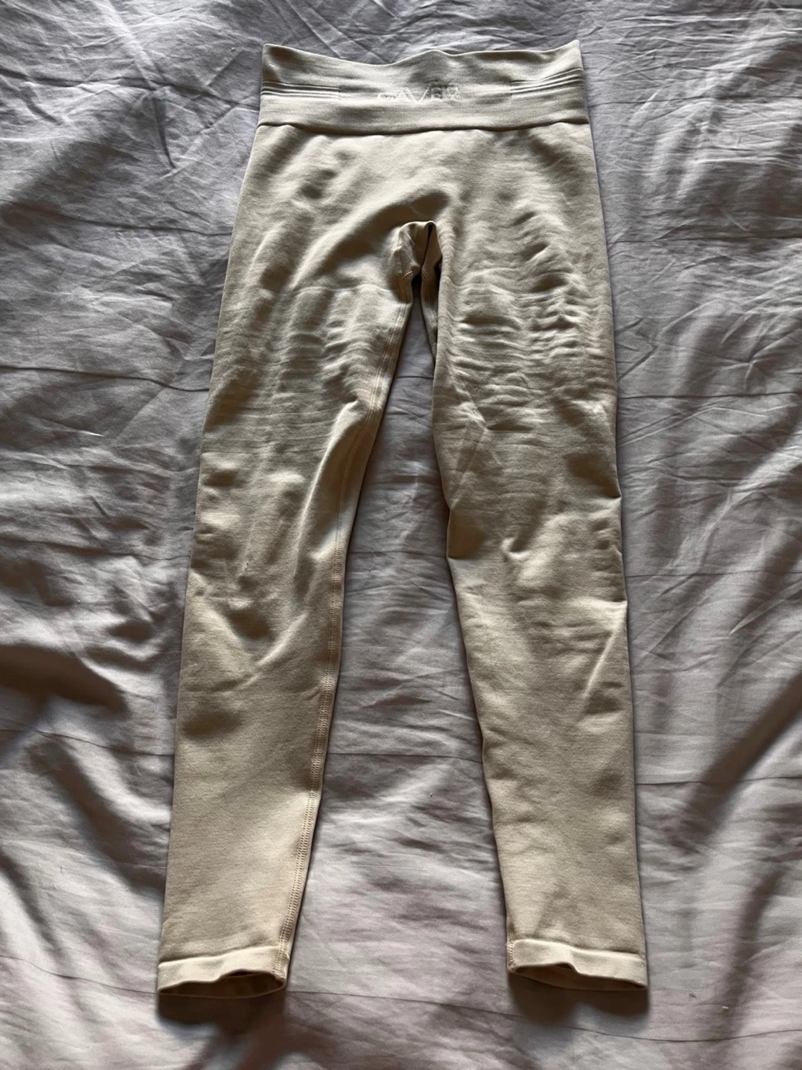 Beige ribbade leggings från Gavelo