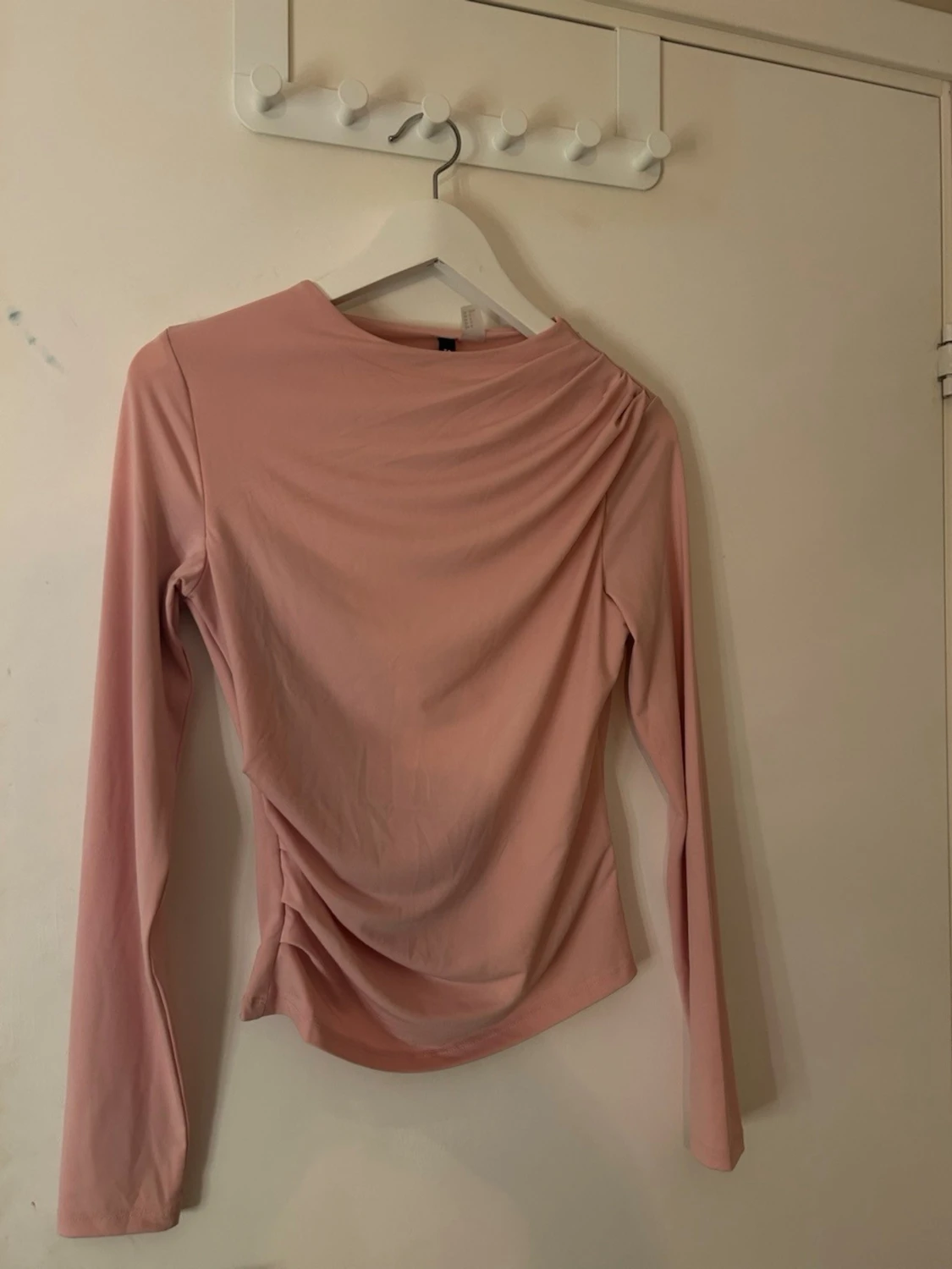 Ljusrosa långärmad topp Divided