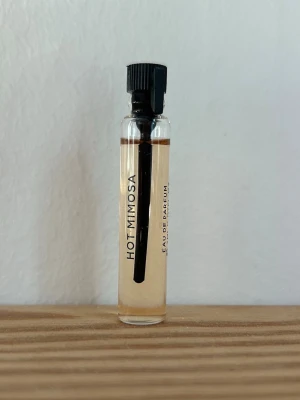 ESSNCE tester hot mimosa - Hot mimosa, oöppnad🌸