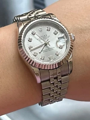 Silver klocka  - Superfin klocka! Lyxig elegant och tung🌸