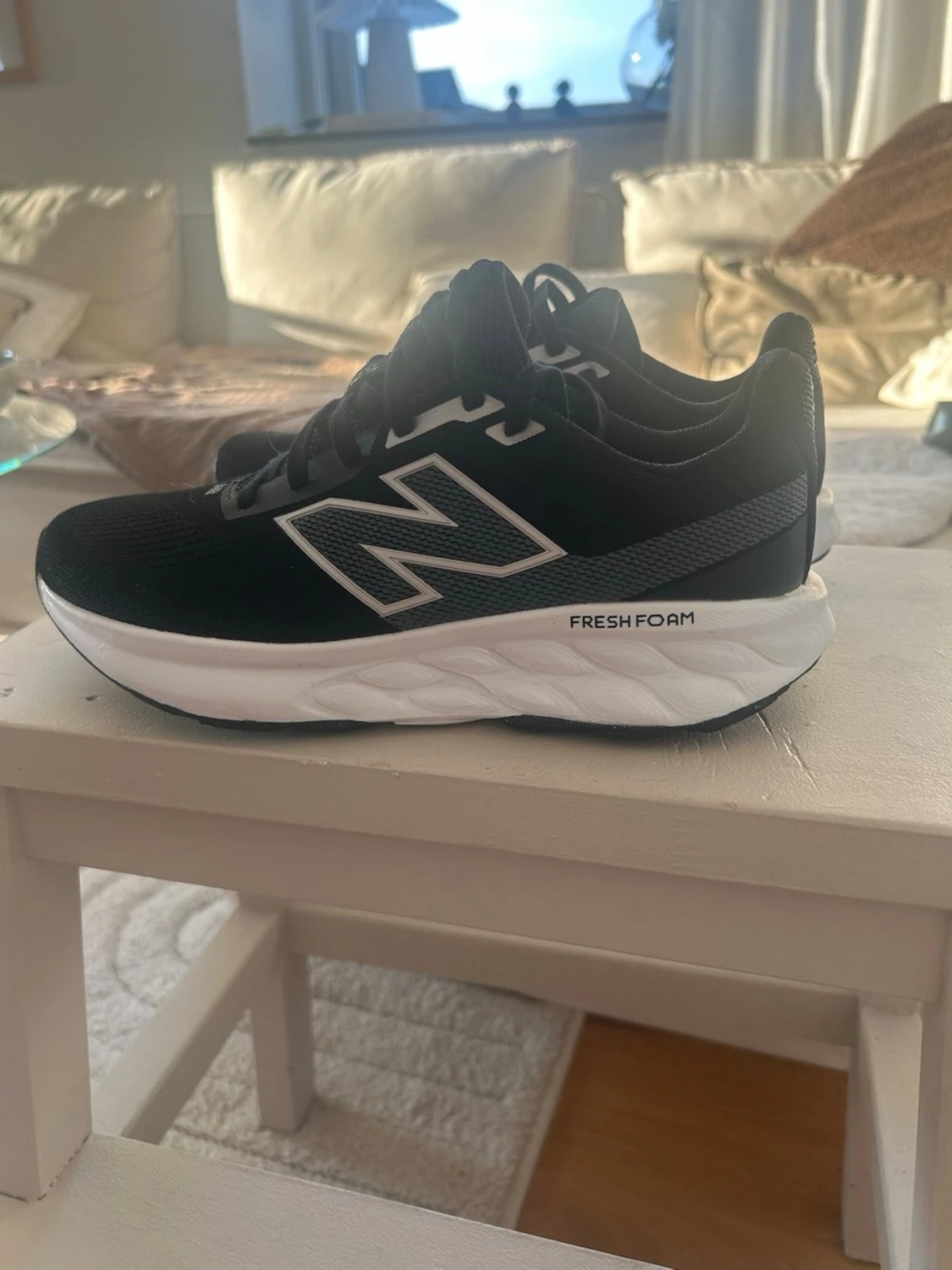 Svarta New Balance Fresh Foam sneakers - 2