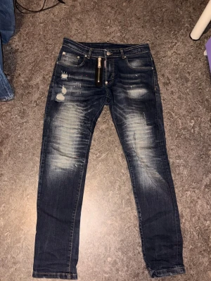 Dsquared jeans  - DSquared jeans till salu. Pris går att diskutera vid snabb affär!