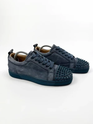 Christian Louboutin Skor - Christian Louboutin Louis junior spikes | Skick: 9/10 | Storlek 39 | Nypris +- 8 000 kr | 100% autentiska