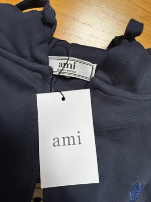 Ami hoodie - Storlek S