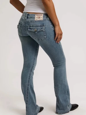 True religion jeans - Säljer dessa true jeans som endast är använda enstaka gång! Pris kan diskuteras vid snabb affär! Kika min profil säljer dessa i mörkblå och en annan modell också!💕