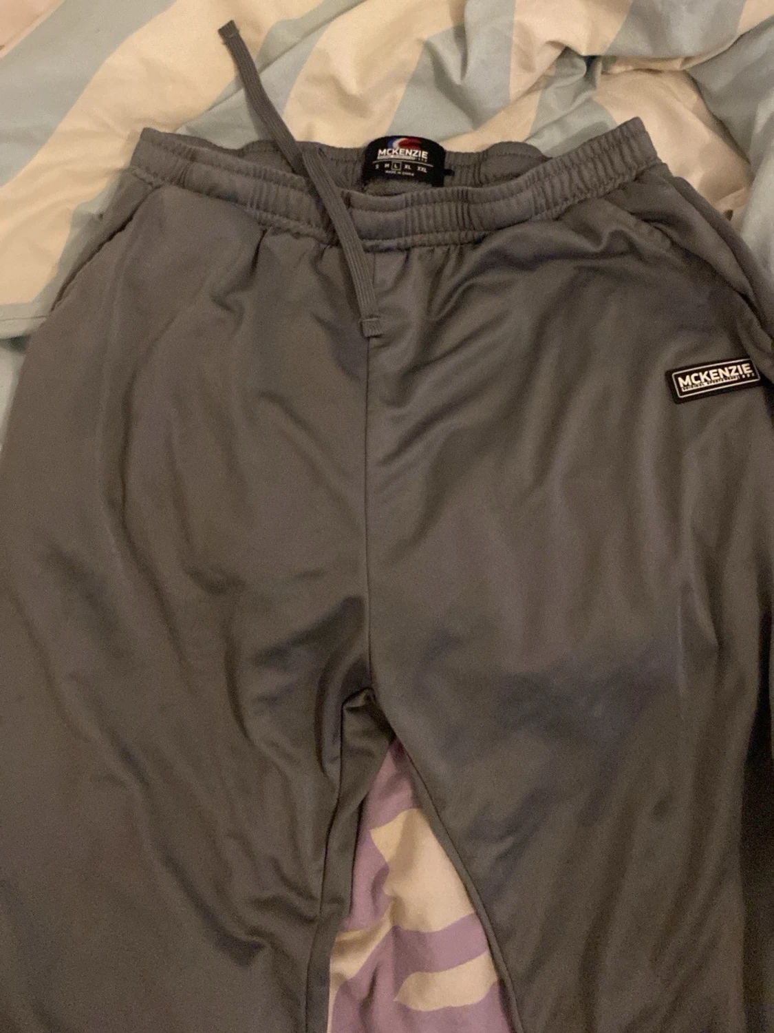 Grått loungewear-set från Mckenzie - 2