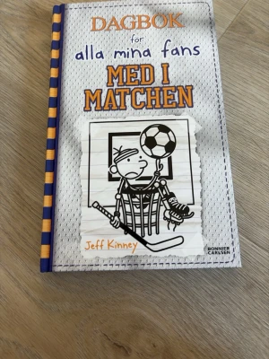 Dagbok för alla mina fans: Med i matchen - Några år gammal fast i bra skick. Vissa sidor kan vara vikta. Pris kan alltid diskuteras!!💗 