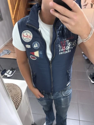 Gaastra Väst - Storlek M, skick 8/10. Postar samma dag!
