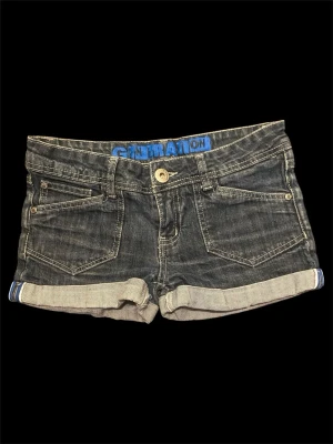 Jeans shorts - Super vackra lågmidjade shorts🩷längd:23cm, midja:36x2, benöppning: 24x2