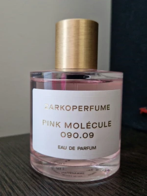 Zarkoperfume Pink Molecule 100ml - Köpt på Cocopanda, knappt använd se bild.