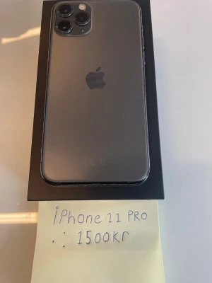 IPhone 11 Pro  - IPhone 11 Pro i mycket bra skick! Kvitto och original box medföljer.