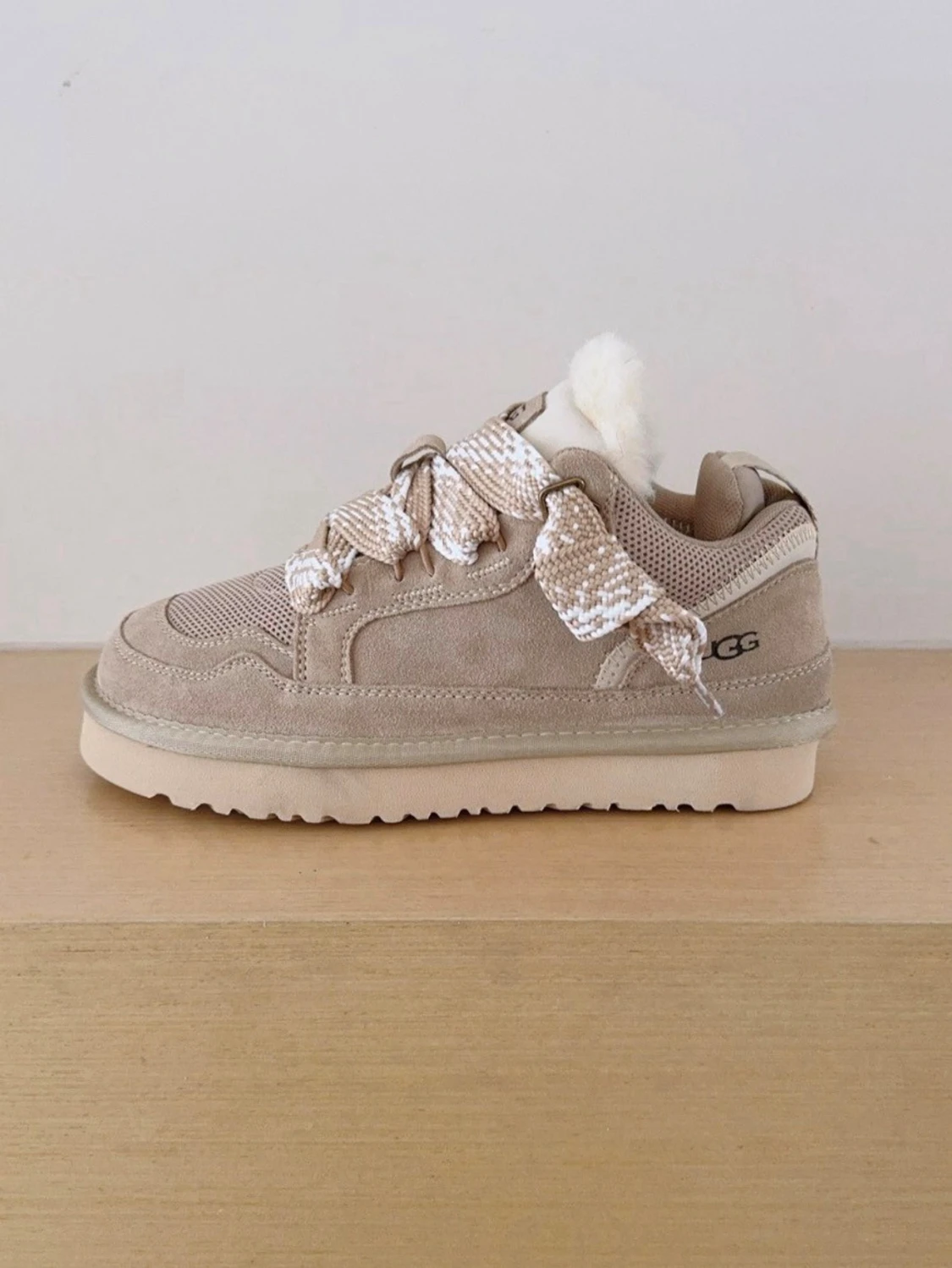 Beige sneakers från UGG med foder - 5