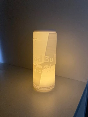  Red Bull burk-lykta - Redbull lykta. I priset ingår även en LED-ljus 