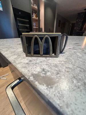 Bälte/Skärp - Äkta McDonalds Bälte (Endast bud) - Helt sprillans nytt äkta donken bälte som jag fick med mig från jobbet inann jag sa upp mig, lägg bud! 
