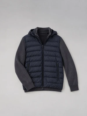 Woolrich cardigan  - Säljer en riktigt fet och stilren cardigan av woolrich. Passar verkligen perfekt nu till våren/sommarn. Den har inga defekter, och är i väldigt bra skick. Några frågor så svarar jag