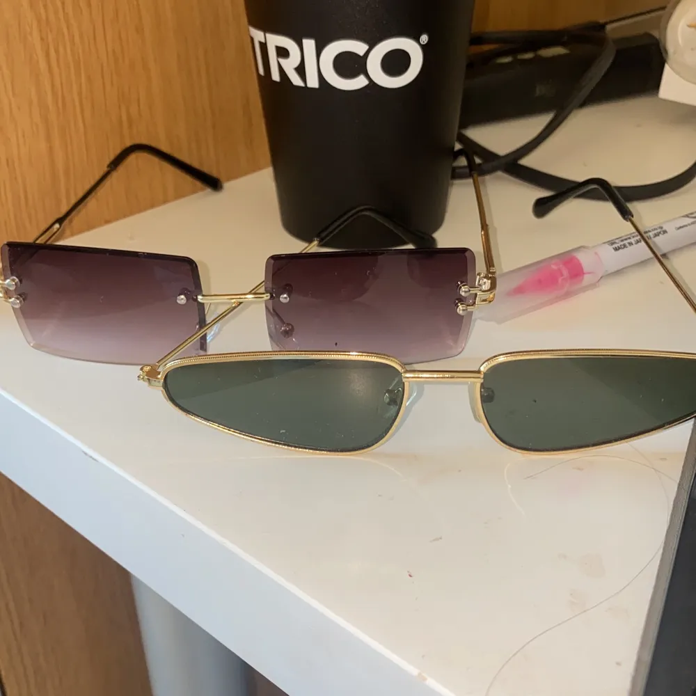 50kr styck eller båda för 80kr  + 19kr frakt 💞💞 as balla solglasögon. Båda dessa är helt perfekta men säljer dem då jag har föööör många som brillor. ❌DEM LILA ÄR KÖPTA❌. Accessoarer.
