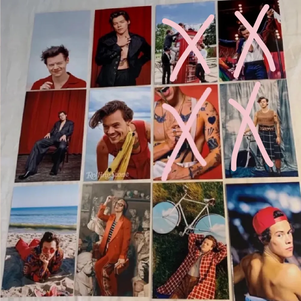 Harry Styles foton som är 15x10 cm stora. Fotona är styva glansiga och alltså inget vanligt papper. 10kr st🕺🏻👑. Kjolar.
