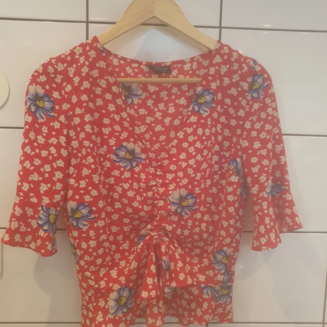 Somrig top från Topshop med dragsko i midjan  - 90