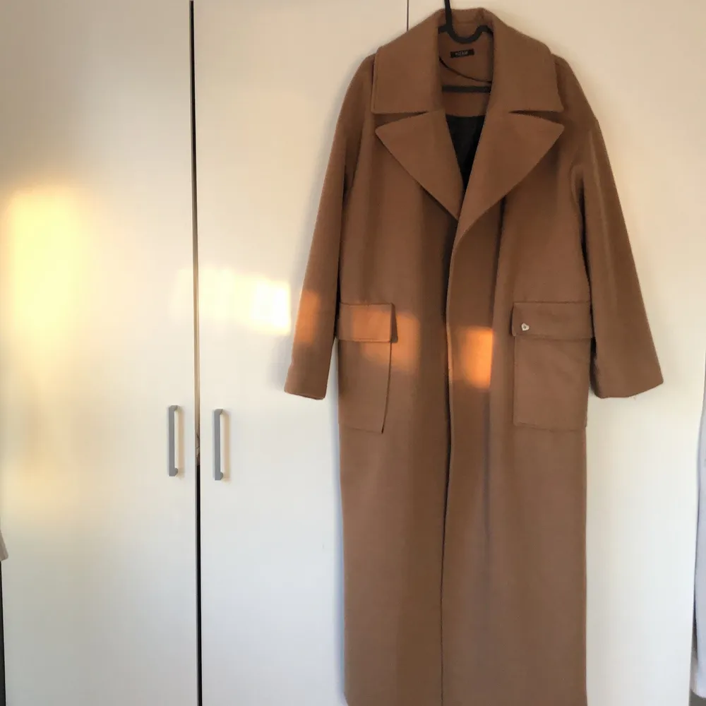 Italian Handmade Coat. Oversized fit, two front pockets. Wool mix Fabric. Bought for 2200kr/220€ in Italy. Price negotiable.. Jackor.