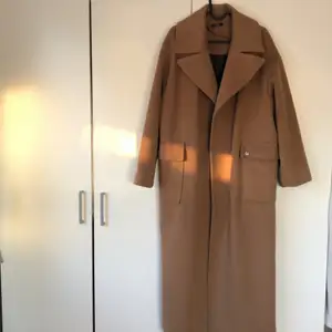 Italian Handmade Coat. Oversized fit, two front pockets. Wool mix Fabric. Bought for 2200kr/220€ in Italy. Price negotiable.