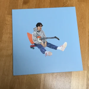 SOY PABLO (av boy pablo) - Soy pablo (av boy pablo) på vinyl. Väldigt bra skick, köpt på bengans👍 Skivan är rosa, och låtarna ser du på tredje bilden. Inga repor förutom en pytteliten nere i vänsterhörnet. 