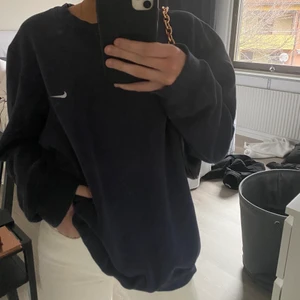 Vintage nike sweatshirt - Nike sweatshirt i fint skick! Frakten är spårbar. Är du intresserad, skriv ditt bud privat!