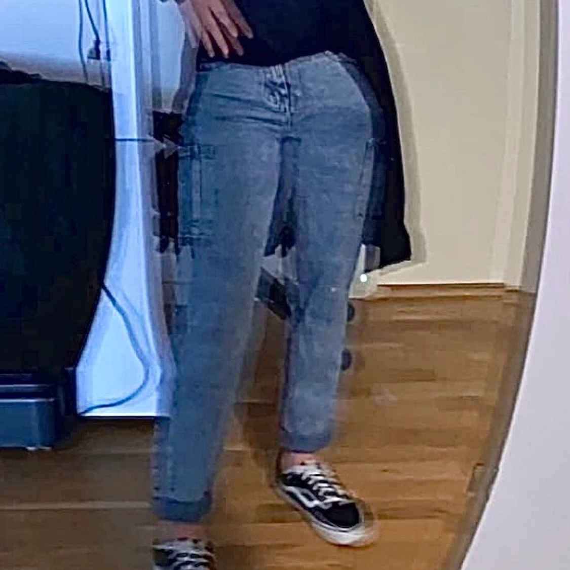 Blå momjeans med detaljer - 90