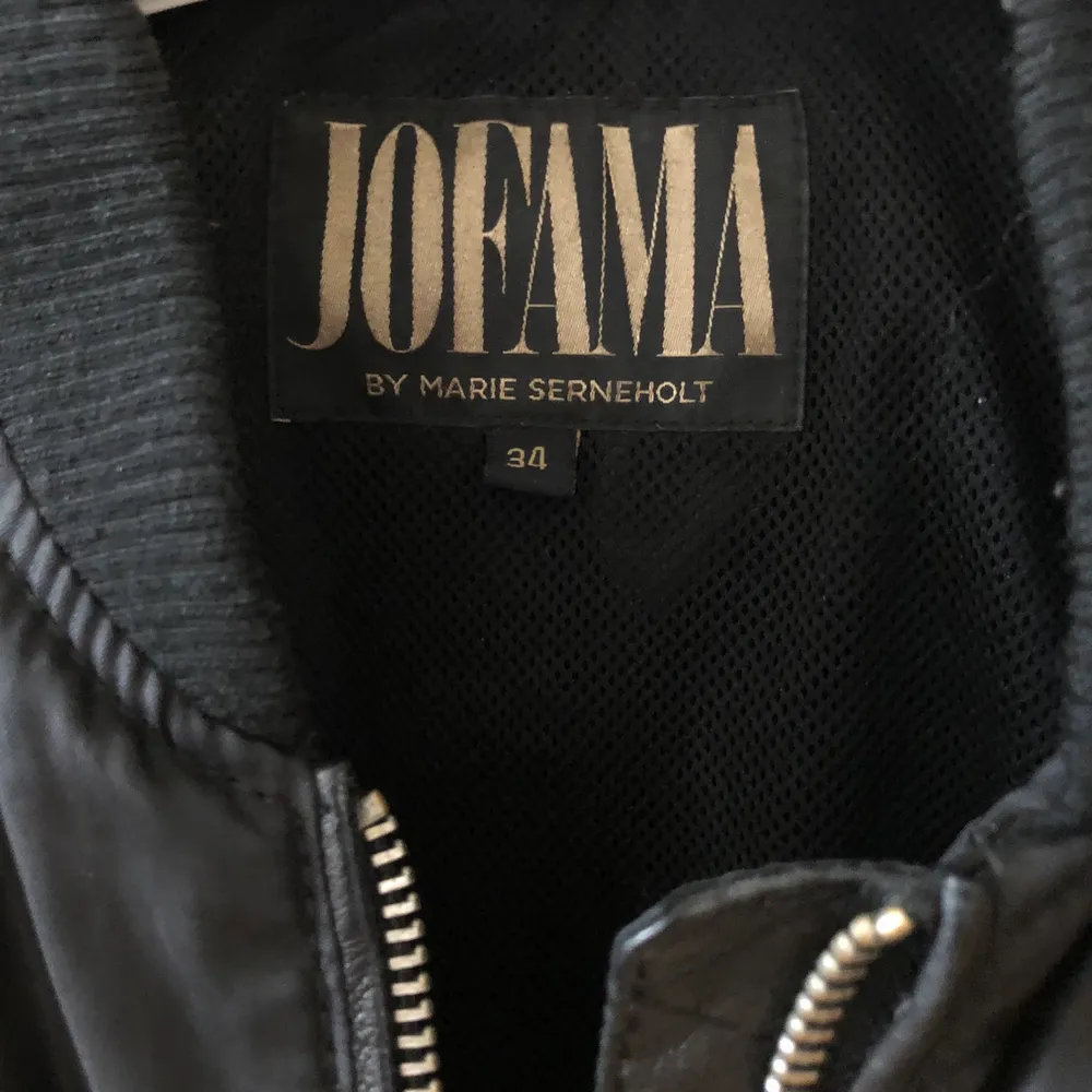 Jofama Bomberjacka köpt för flera år sedan men fortfarande i grym kvalité! . Jackor.