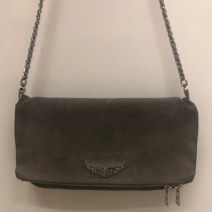zadig väska - bra skick och trendig väska ❤️ säljer på nytt då tidigare köpare slutade svara 