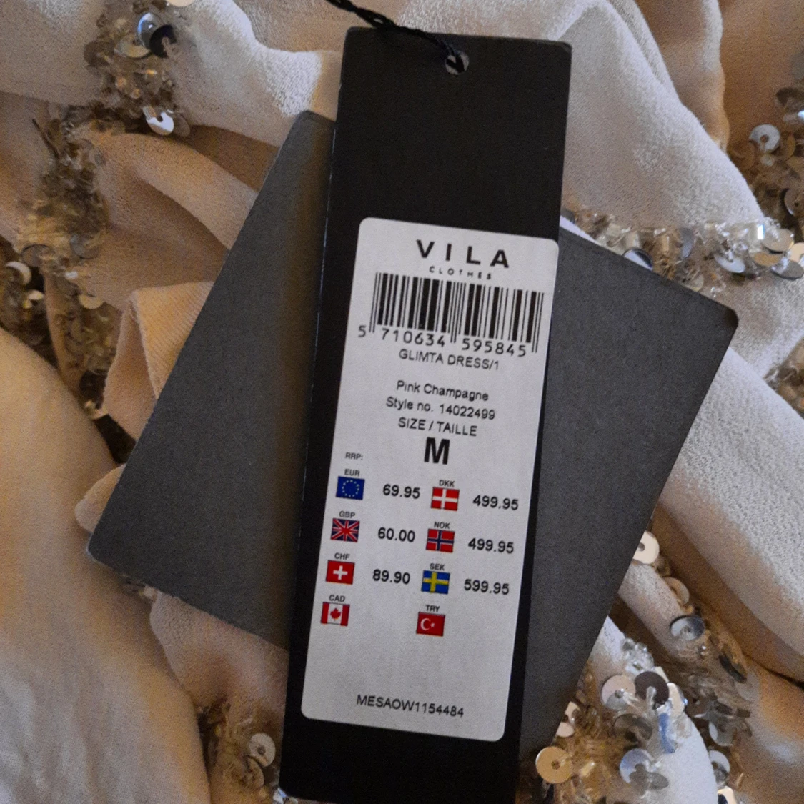 Helt ny klänning från vila - 90