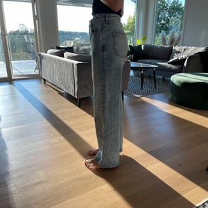 Vida jeans - Visa jeans från Gina tricot, storlek 40 tror det är modellen Idun Wilde jeans. Säljer då jag inte får användning för de och för att jag tycker det är snäppet för korta på mig som är 184 cm. Dem är inte använda speciellt mycket och har en härlig tvätt. Priset kan alltid diskuteras. Betalning sker innan jag skickar.+ frakt tillkommer😍❤️😘
