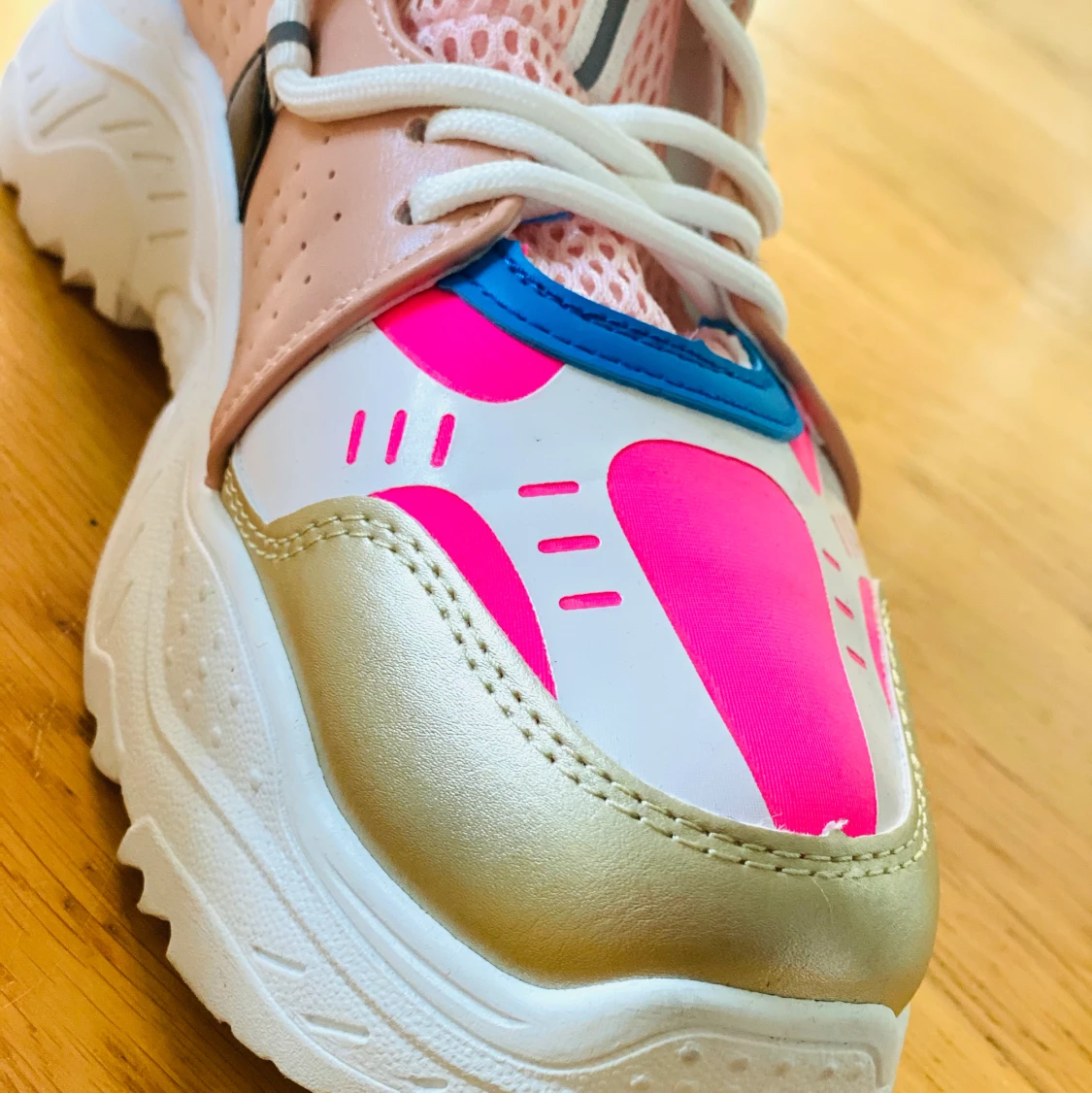 Futuristiska sneakers  - 91