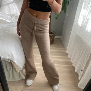 Mjukisbyxor - Skönaste byxorna från nelly, stl XS (stor i storlek, också uppvikta en gång upptill)🤎 Köparen står för frakten!