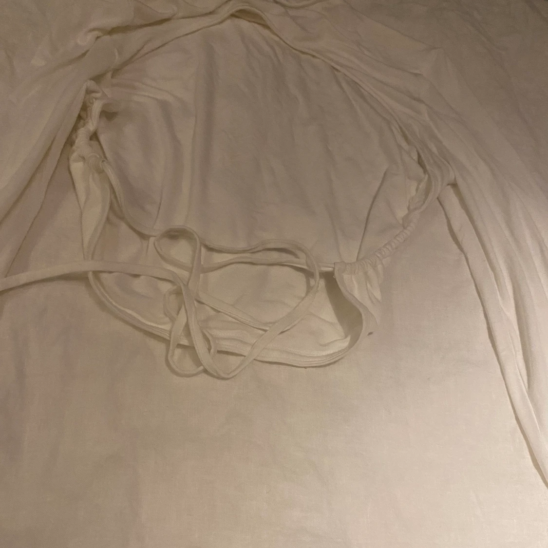 H&M tröja med öppen rygg💕 - 90