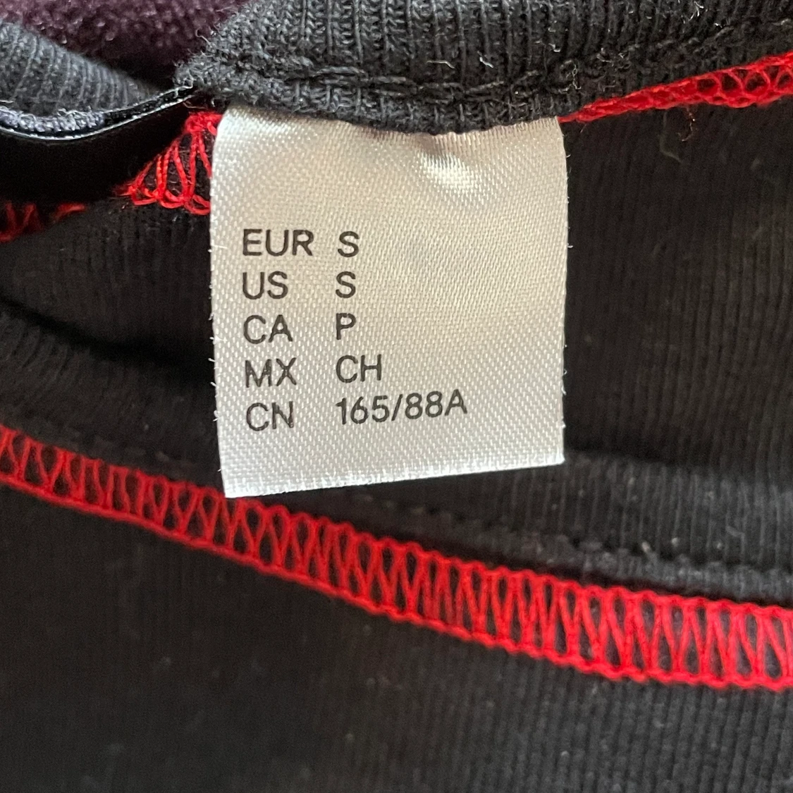 Cropp topp med ormtryck! - 91