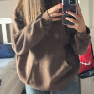 Brun hoodie - Skön brun hoodie🤎 Aldrig använd!