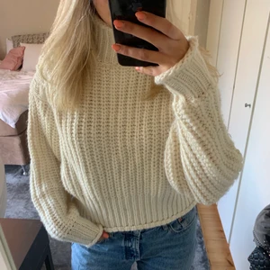 Stickad tröja💖 - Säljer denna stickade tröja från Hm!💖Gott skick men kommer knappt till användning. Storlek Xs. Köparen står för frakten😊