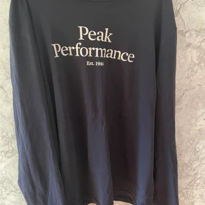 peak tröja långärmad  - Jag skulle säga att det passar M/L beror hur man vill att den sitter