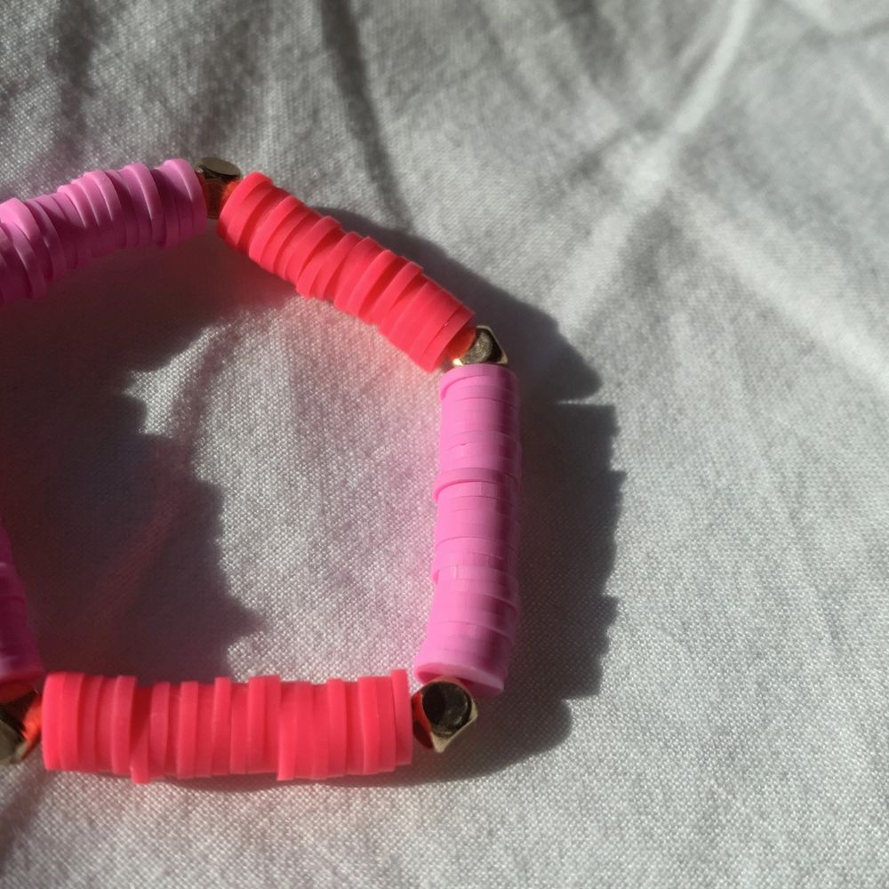 Rosa armband - Ganni | Plick Second Hand