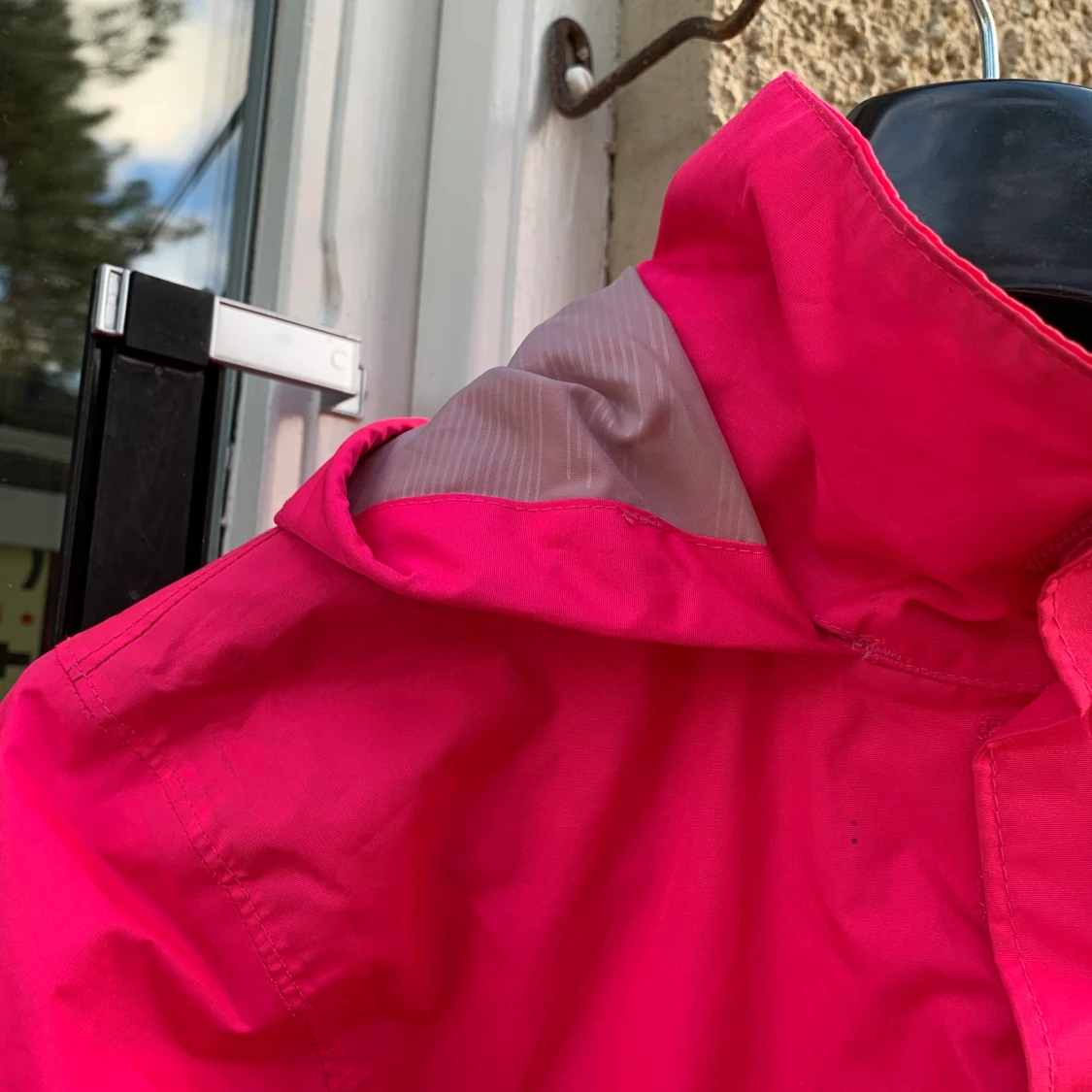 Fin rosa regnjacka!  - 90