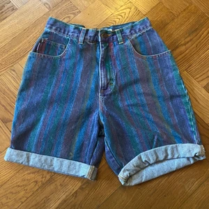 Randiga vintage jeansshorts - Superfina randiga, retro ”findus”-shorts! Mycket fint skick och så snygga men tyvärr för stora för mig 😩