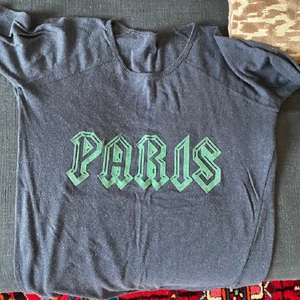 Zadig tröja  - Långärmad tröja ifrån Zadig , marinblå färg och jätte mjuk i tyget. Säljer för jag behöver rensa garderoben, säljer för 200kr och jag bjuder på frakten :) 