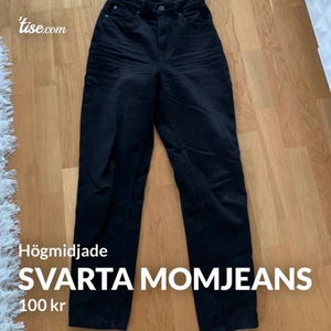 Svarta Momjeans - Högmidjade, formar rumpan snyggt