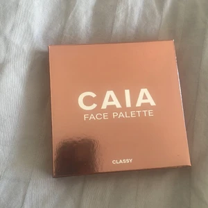 palett  - Säljer denna face palett från caia i classy super bra men jag ville inte ha den! Helt ny.😍😋