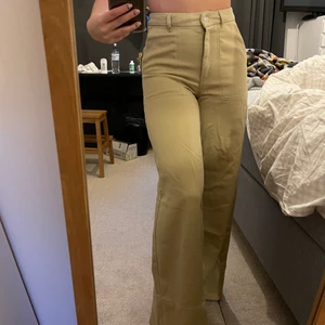 Weekday byxor - Wide leg byxor från weekday, säljer då dom är för små för mig. 