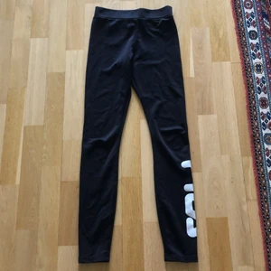 Träningsbyxor  - Träningsbyxor av märket fila och storlek XS