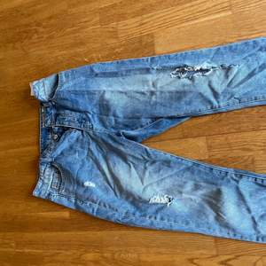 Jeans från Vero Moda. Storlek W- 30, L- 30. Kan mötas upp i Storvreta eller så står köpare för frakt. 