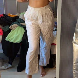Linnebyxor  - måste strykas Aldrig använda, prislapp kvar! 