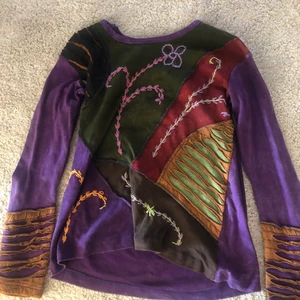 hippie tröja - en hippie tröja från sol&måne! denhär tröjan är i jätte bra skick och använt bara några ggr.