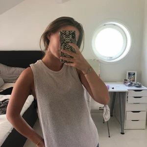 Topp - Fin topp i virkat material😍aldrig använd. 